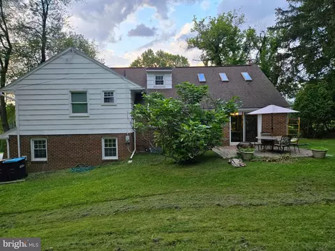 Exterior - 1086 Townsend Cir, Wayne, PA 19087 photo 6 of 7