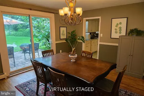 Dining - 1086 Townsend Cir, Wayne, PA 19087 photo 2 of 4