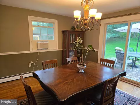 Dining - 1086 Townsend Cir, Wayne, PA 19087 photo 3 of 4