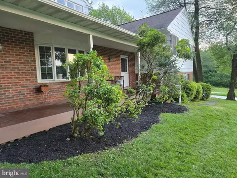 Exterior - 1086 Townsend Cir, Wayne, PA 19087 photo 4 of 7