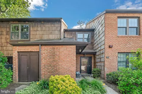 20 Hopkinson Ct, Wayne, PA 19087