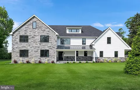 222 Hunters Ln, Wayne, PA 19087