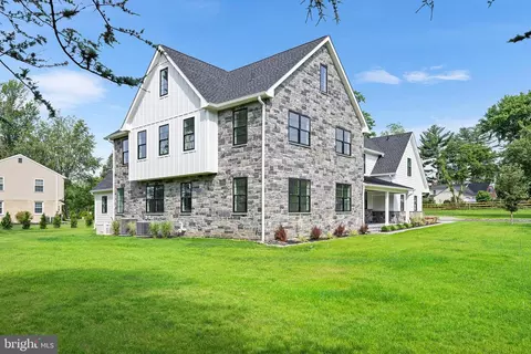 222 Hunters Ln, Wayne, PA 19087 photo 3