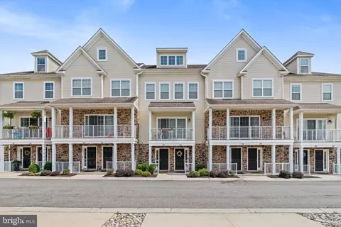 210 Dana Dr #73, West Chester, PA 19382
