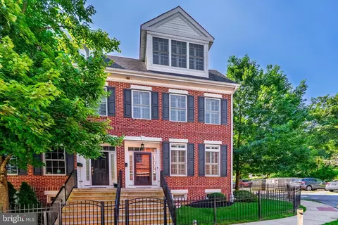 98 Spruce Aly, West Chester, PA 19382