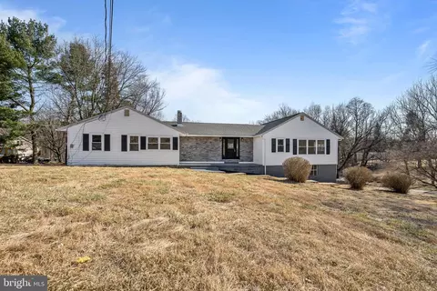 469 W Avondale Rd, West Grove, PA 19390