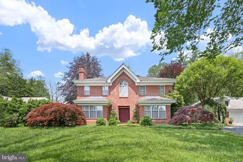 2 Farron Dr, Chadds Ford, PA 19317