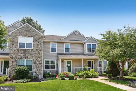 667 Shropshire Dr, West Chester, PA 19382