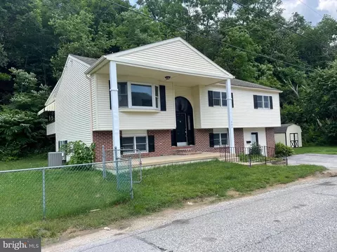 903 Poplar St, Coatesville, PA 19320
