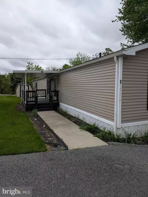 9 Denbigh Ln, Coatesville, PA 19320