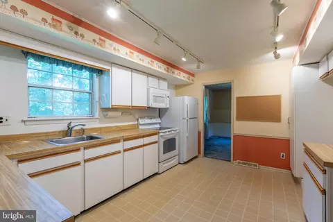 402 Howell Rd, Exton, PA 19341 photo 17