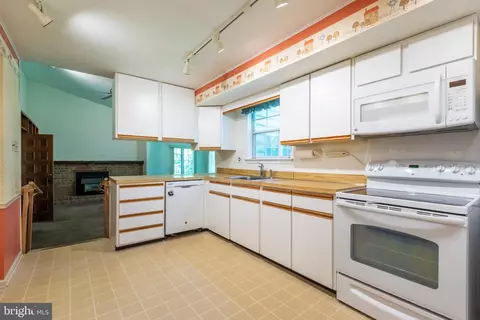402 Howell Rd, Exton, PA 19341 photo 15
