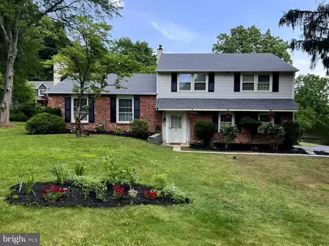 405 Edgewood Dr, Exton, PA 19341