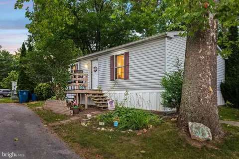 50 Cedarwood Ln, Phoenixville, PA 19460