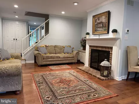 545 Foxwood Ln, Paoli, PA 19301