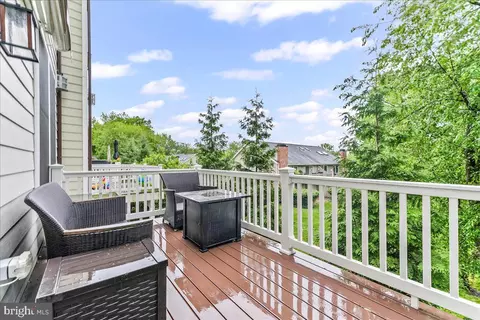 Exterior - 4 Parkview Cir, Wayne, PA 19087 photo 2 of 2