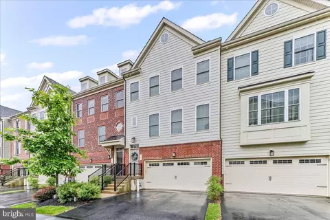 4 Parkview Cir, Wayne, PA 19087