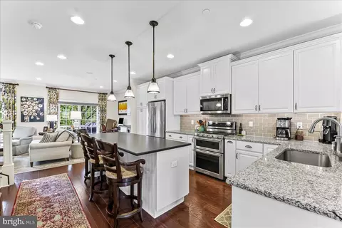 Kitchen - 4 Parkview Cir, Wayne, PA 19087 photo 1 of 2