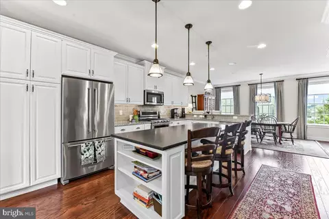 Kitchen - 4 Parkview Cir, Wayne, PA 19087 photo 2 of 2