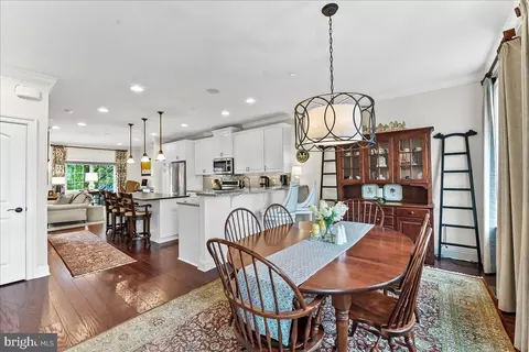 Dining - 4 Parkview Cir, Wayne, PA 19087 photo 2 of 2