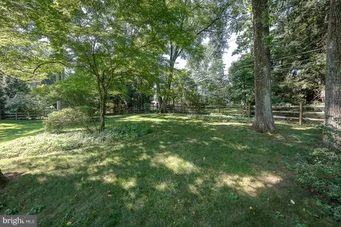 Exterior - 406 Devon State Rd, Devon, PA 19333 photo 9 of 10