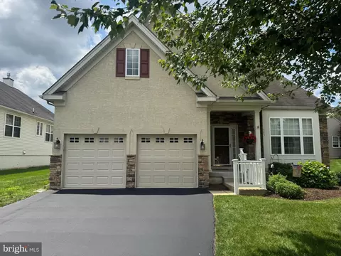 385 Randall Ln, Coatesville, PA 19320