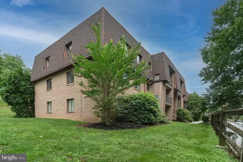 1316 Valley Dr, West Chester, PA 19382