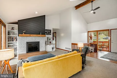1009 N Ridge Rd, Chadds Ford, PA 19317