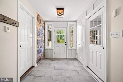 Entry Way - 79 Crestline Rd, Wayne, PA 19087 photo 4 of 5