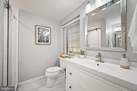 Bath - 79 Crestline Rd, Wayne, PA 19087 photo 2 of 4