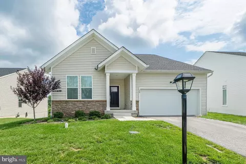 148 Lilac Ct, Coatesville, PA 19320