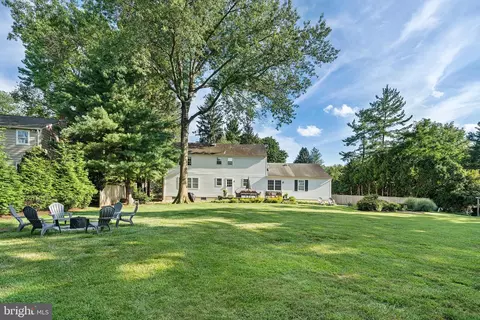 Exterior - 223 Country Gate Rd, Wayne, PA 19087 photo 2 of 5