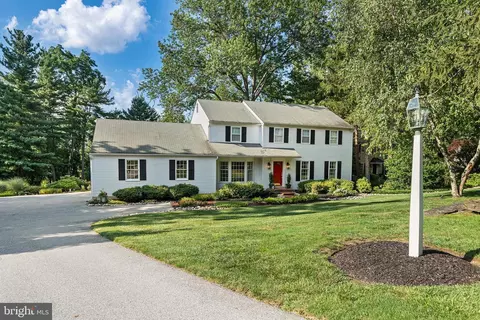 Exterior - 223 Country Gate Rd, Wayne, PA 19087 photo 5 of 5