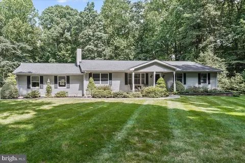 372 Hipkins Rd, West Grove, PA 19390