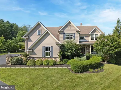 824 Forest Ln, Malvern, PA 19355