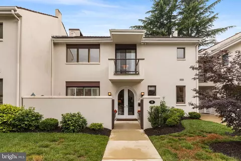 3 Dezac #3, Devon, PA 19333