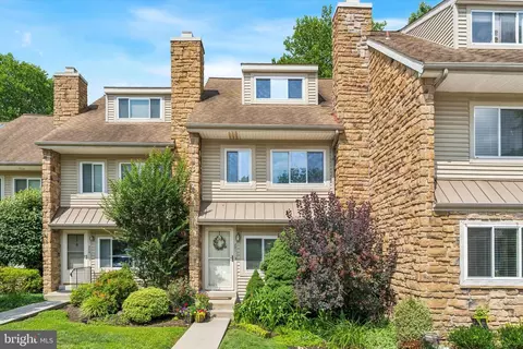 221 Carriage Ct #221, Chesterbrook, PA 19087