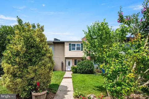423 Bianca Cir #136, Downingtown, PA 19335