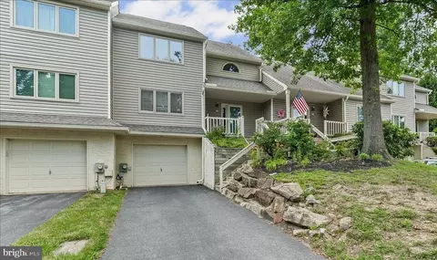 70 Yellowwood Dr, Downingtown, PA 19335