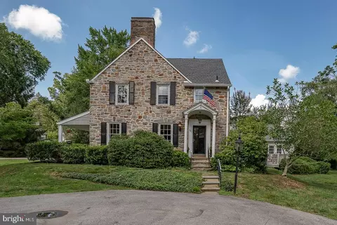 541 W Beechtree Ln, Wayne, PA 19087
