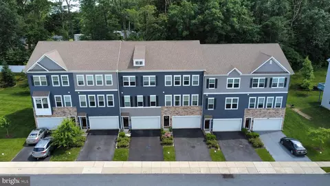 320 Dawson Pl, Downingtown, PA 19335