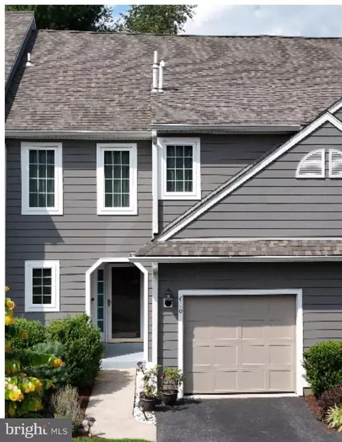 410 W Village Ln, Chadds Ford, PA 19317