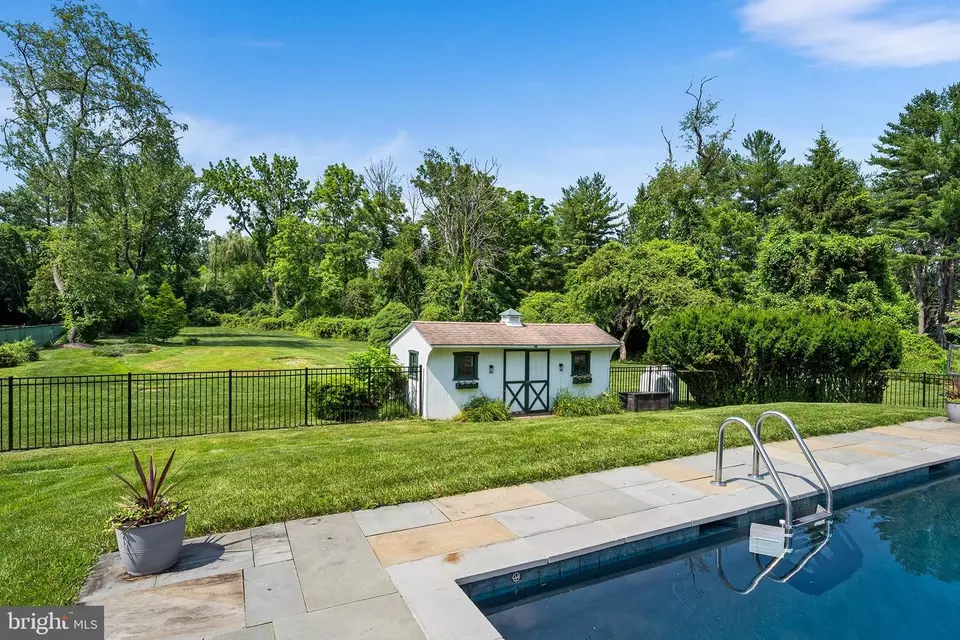 Exterior - 1263 Argyle Rd, Berwyn, PA 19312 photo 12 of 16