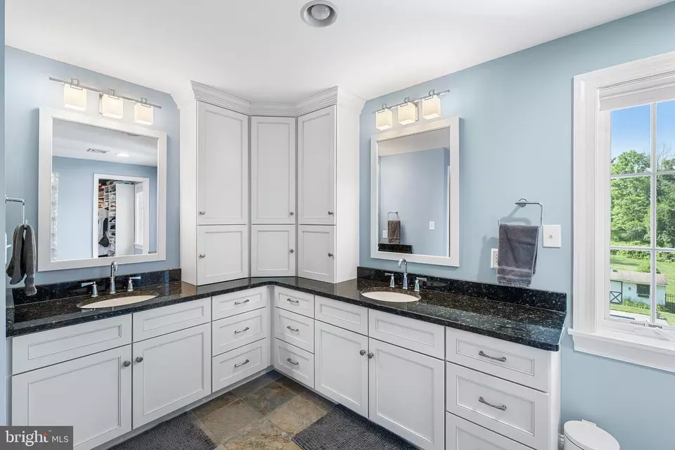 Bath - 1263 Argyle Rd, Berwyn, PA 19312 photo 1 of 6