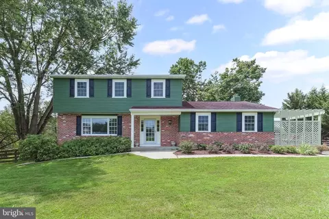 460 Pennocks Bridge Rd, West Grove, PA 19390