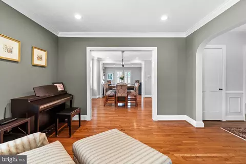 Entry Way - 337 Old Lancaster Rd, Devon, PA 19333 photo 5 of 7