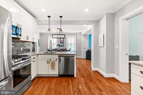 Entry Way - 337 Old Lancaster Rd, Devon, PA 19333 photo 6 of 7