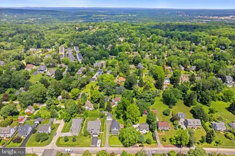 View/Area - 337 Old Lancaster Rd, Devon, PA 19333 photo 1 of 2