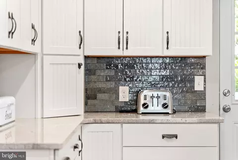 Kitchen - 337 Old Lancaster Rd, Devon, PA 19333 photo 4 of 5