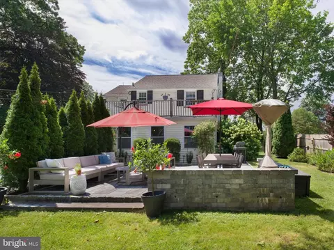 Exterior - 499 Woodcrest Rd, Wayne, PA 19087 photo 6 of 19